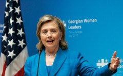 Clinton camp opposes special prosecutor for emails