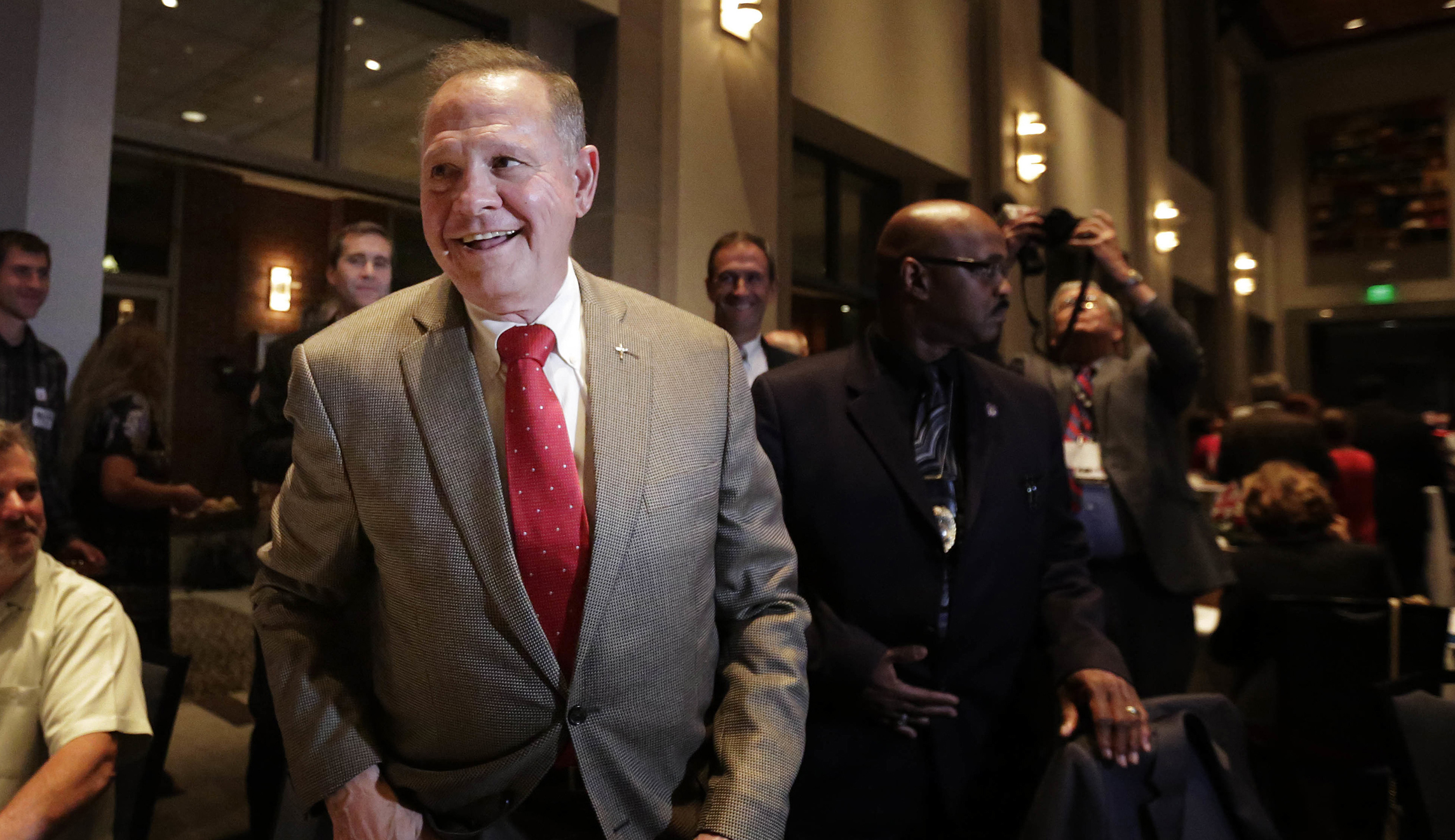 Senate GOP slow to embrace Roy Moore after Capitol Hill appearance