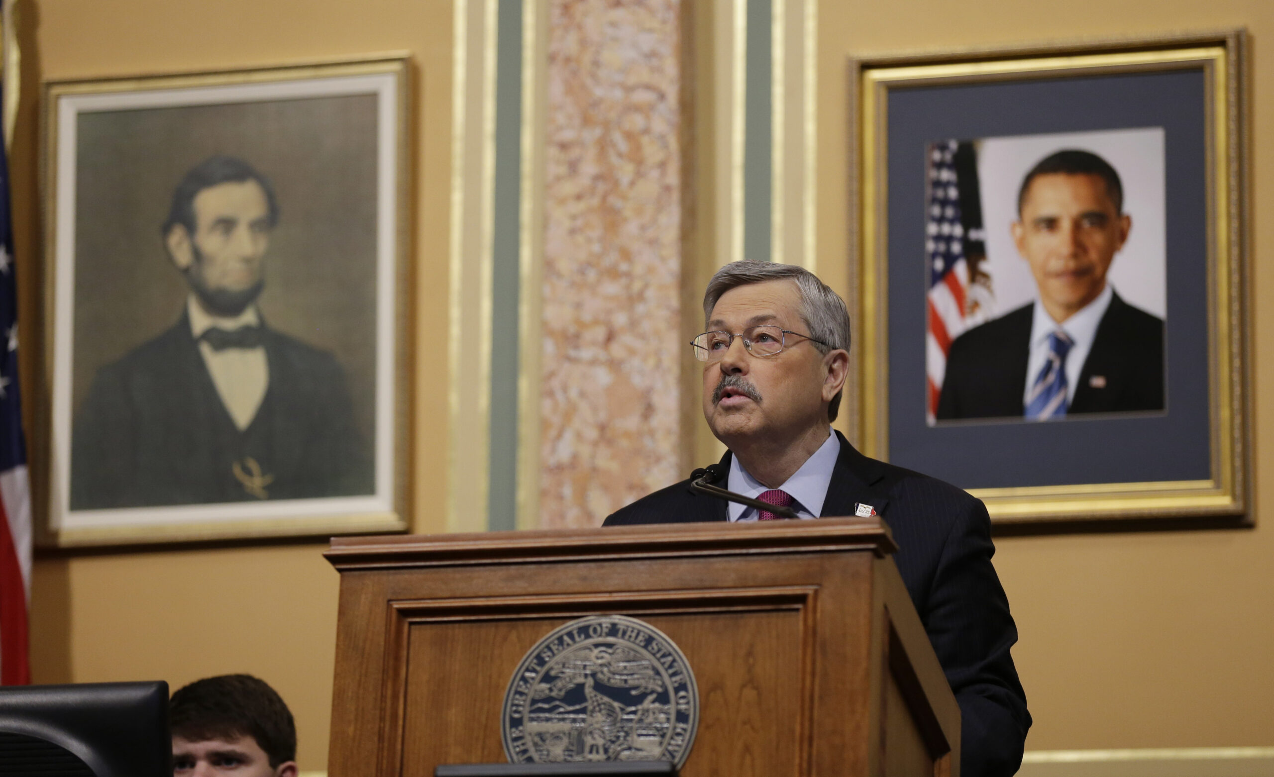 Iowa Gov. Terry Branstad announces bid for re-election