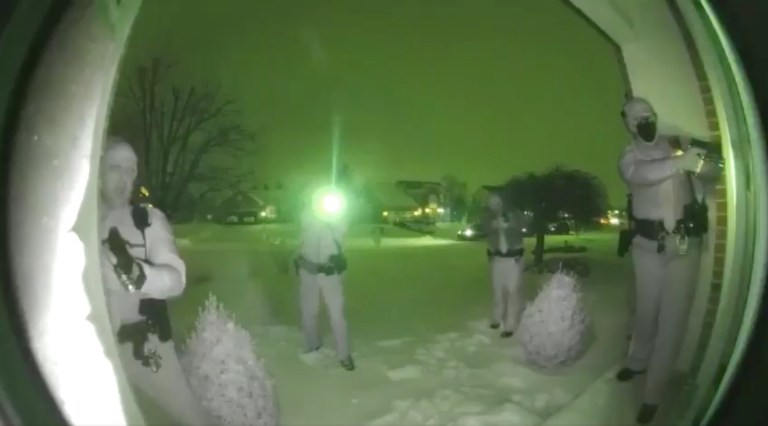 Twitter video screenshot/Alexa Helwing