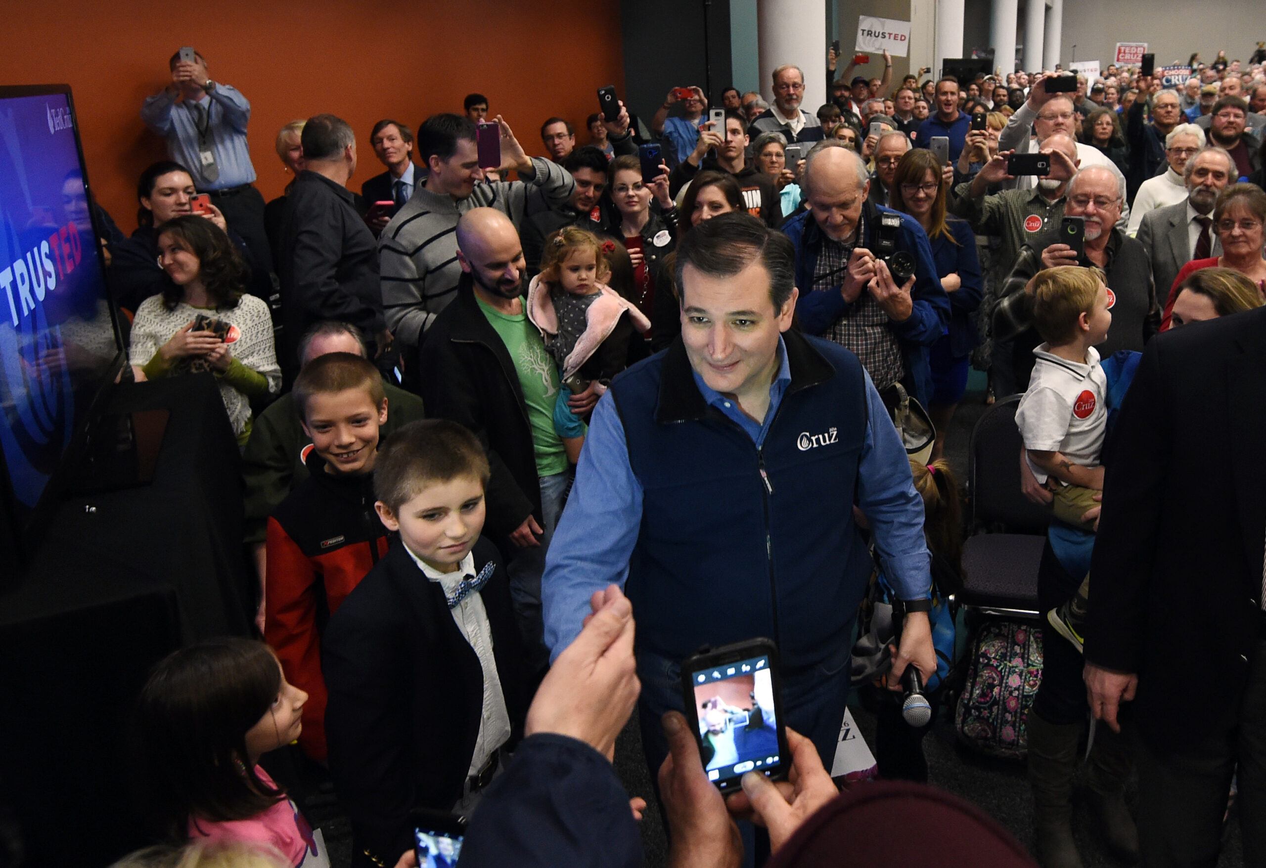 Cruz credits grassroots for Iowa while Trump blames dirty tricks