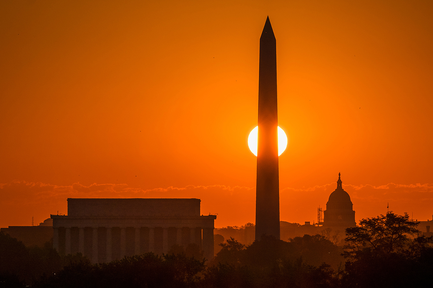 Washington Monument to reopen on schedule