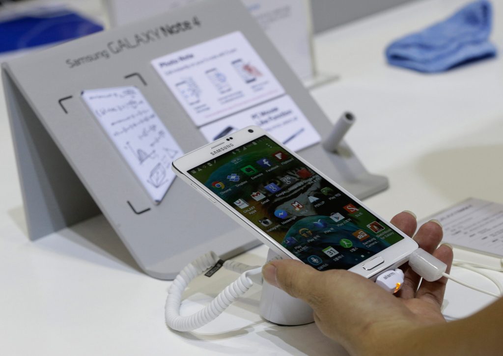 Samsung seeks boost from redesigned Note