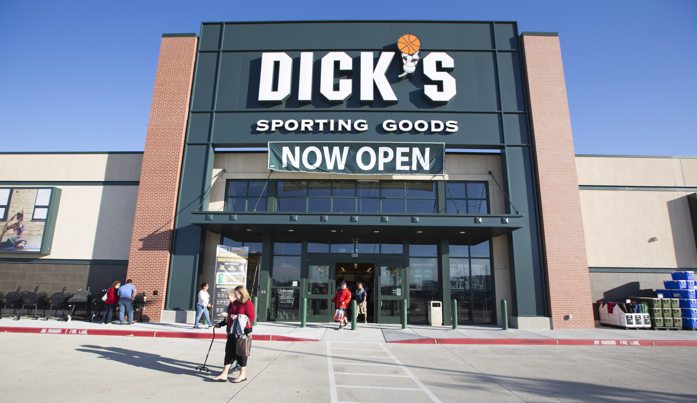 Dick’s Sporting Goods destroyed $5 million worth of assault-style rifles: CEO