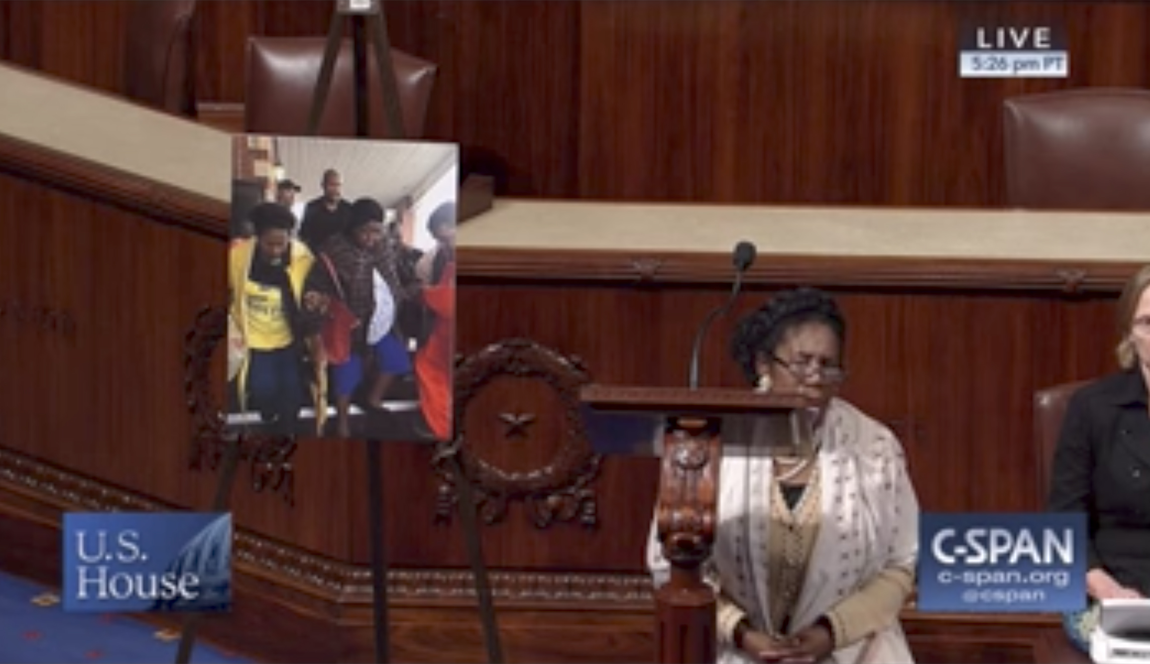 Democrats ‘take a knee’ on House floor to protest Trump