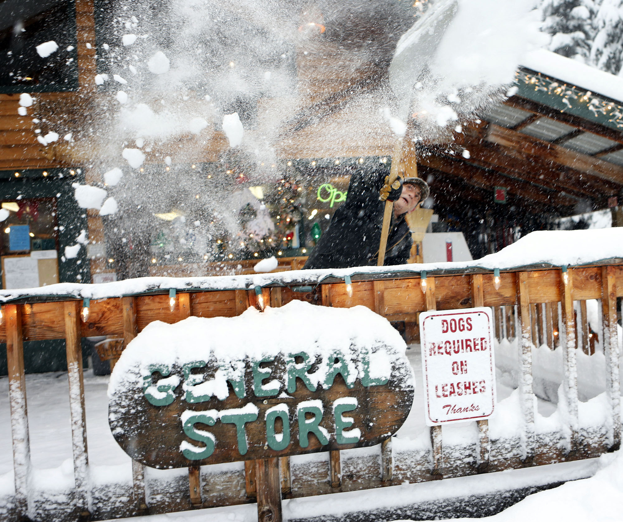 Winter storm moves through Rocky Mountains