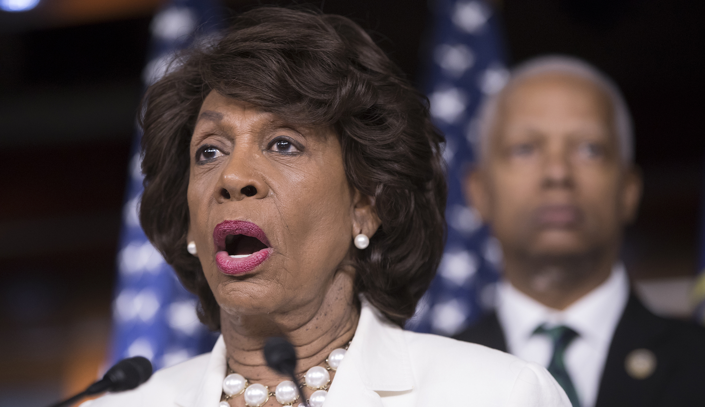 Maxine Waters congratulates Sean Spicer: ‘More guts than Jeff Sessions!’