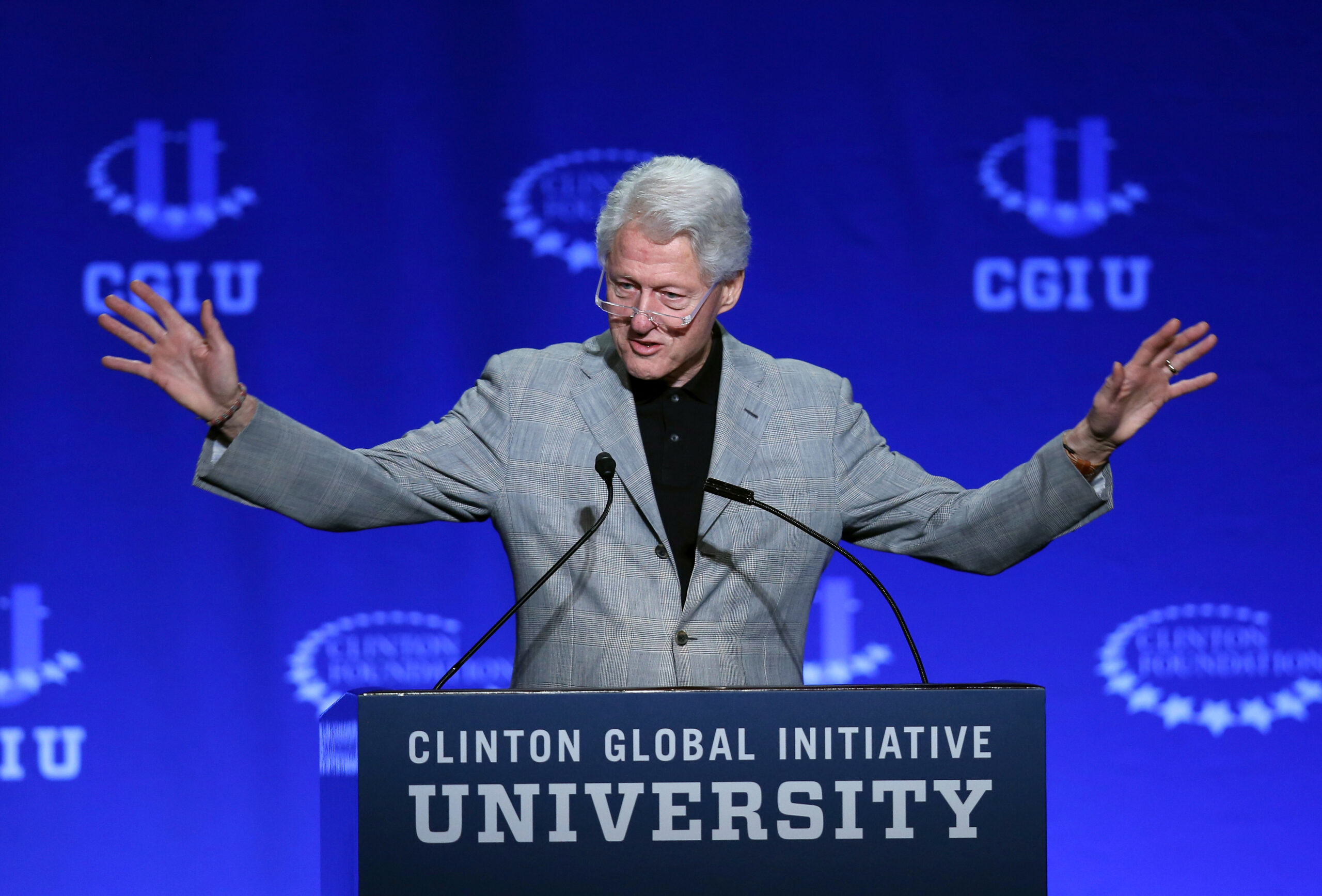 Bill Clinton defends foundation’s acceptance of money from foreign donors