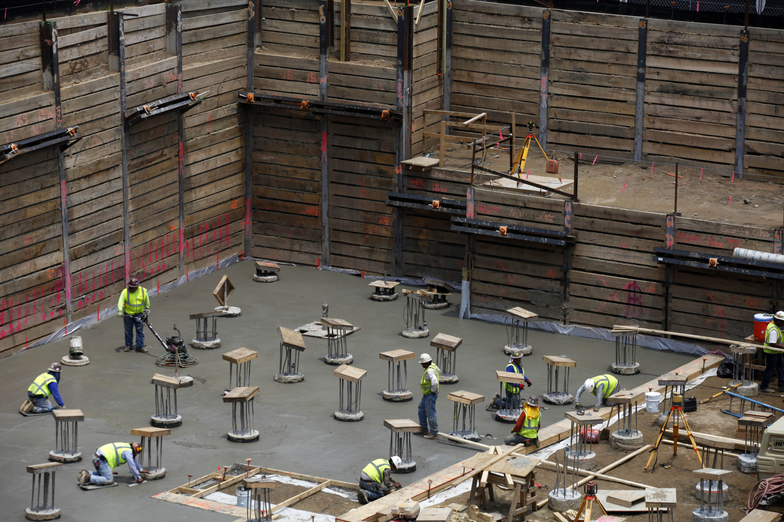 US construction spending down 0.6 percent in June