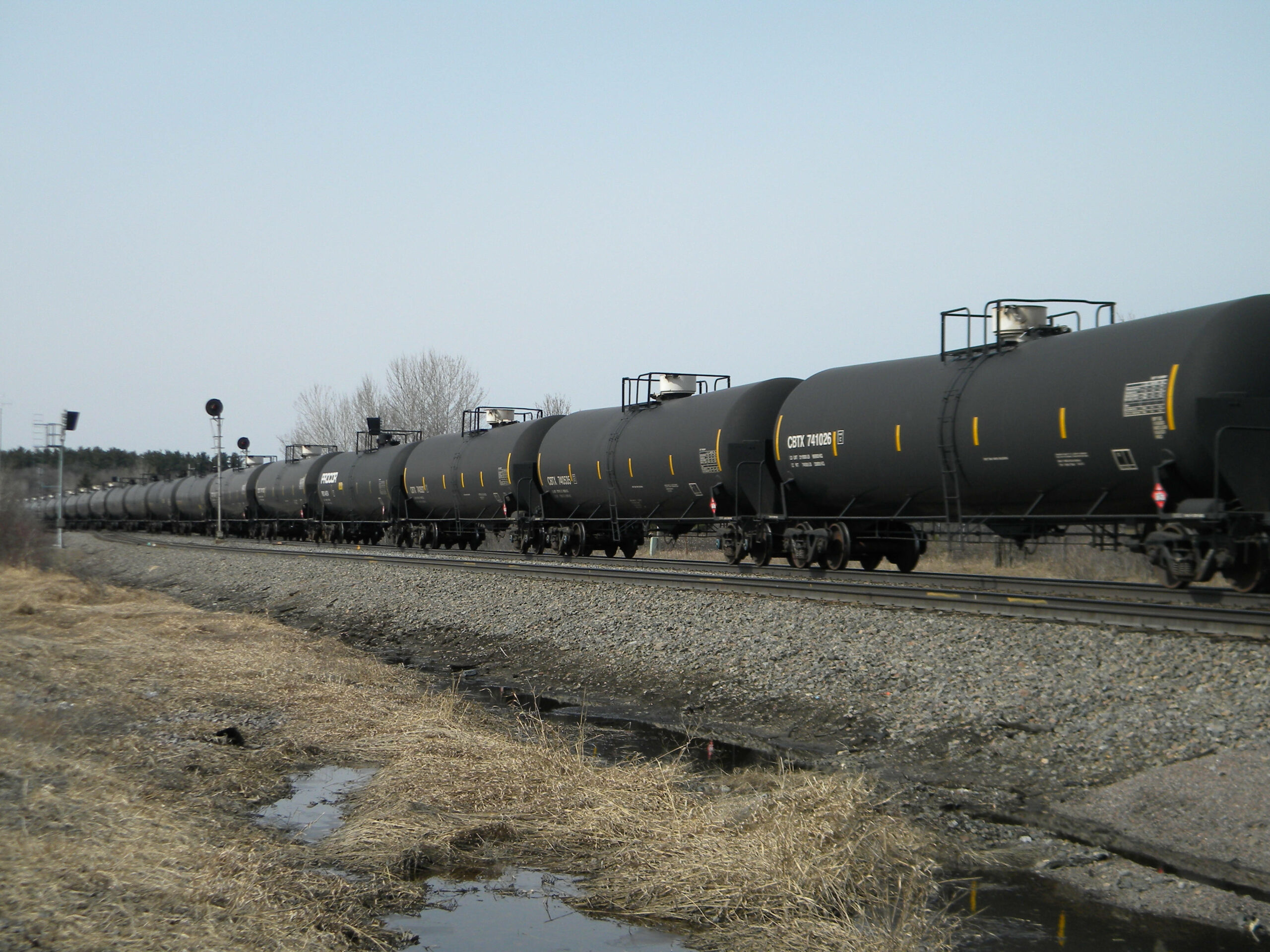 Transportation Department floats rules to keep trains carrying crude oil from exploding