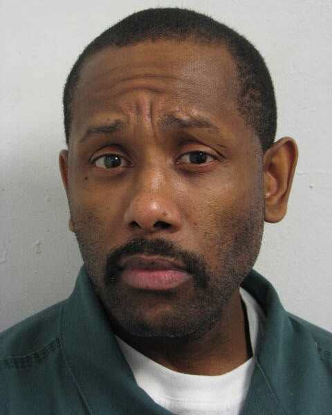 Marshals hunting for serial burglar accidentally released from jail