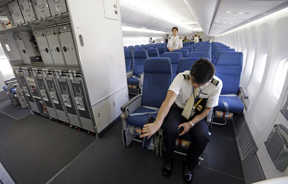 Senate kills Dem plan to regulate size of airline seats