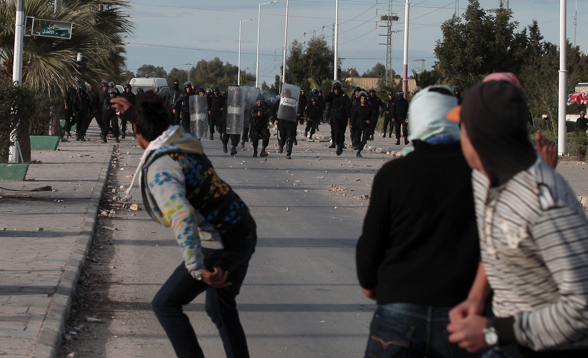 Union calls off strike in restive Tunisian town