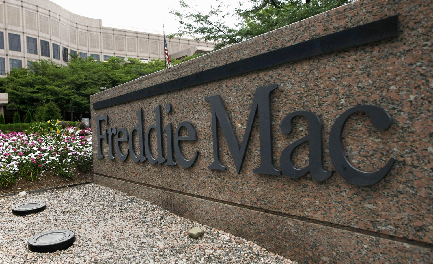 Community bankers call for Fannie, Freddie to be released from government