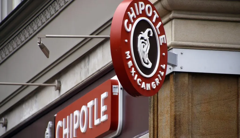 Salmonella outbreak prompts Chipotle to pull jalapenos from some restaurants