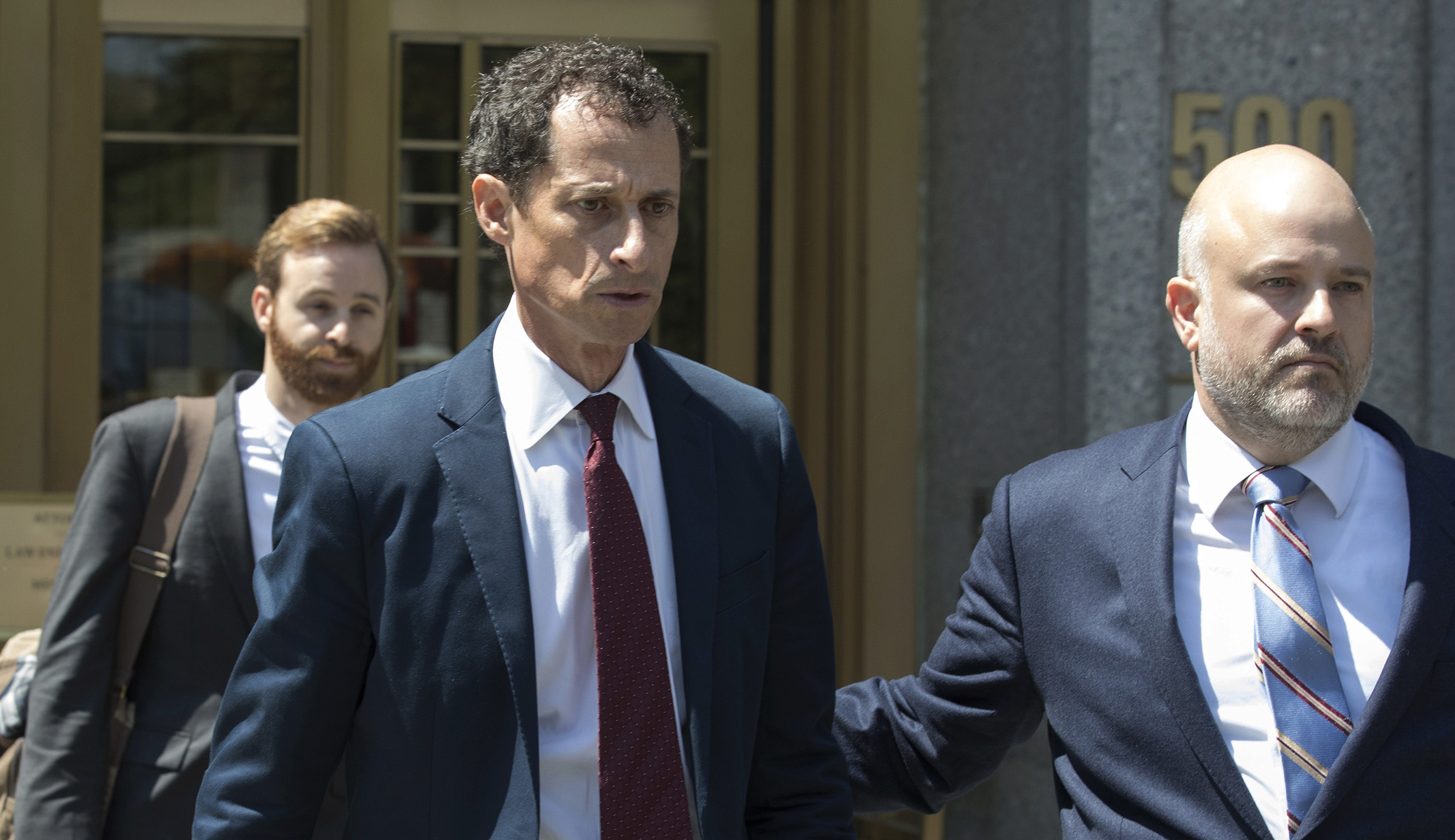Anthony Weiner sentenced to 21 months in prison for sexting with minor