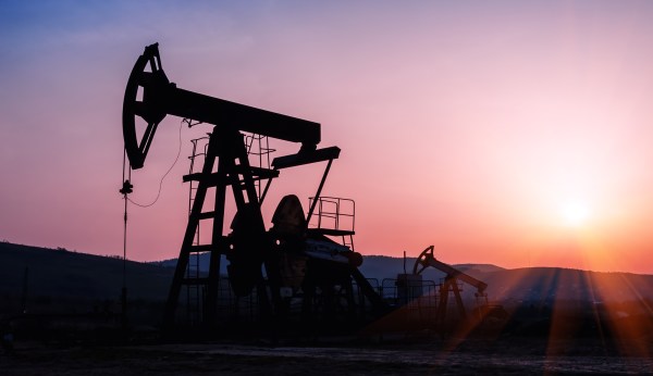 Trump guts Obama policy to open up drilling on public lands