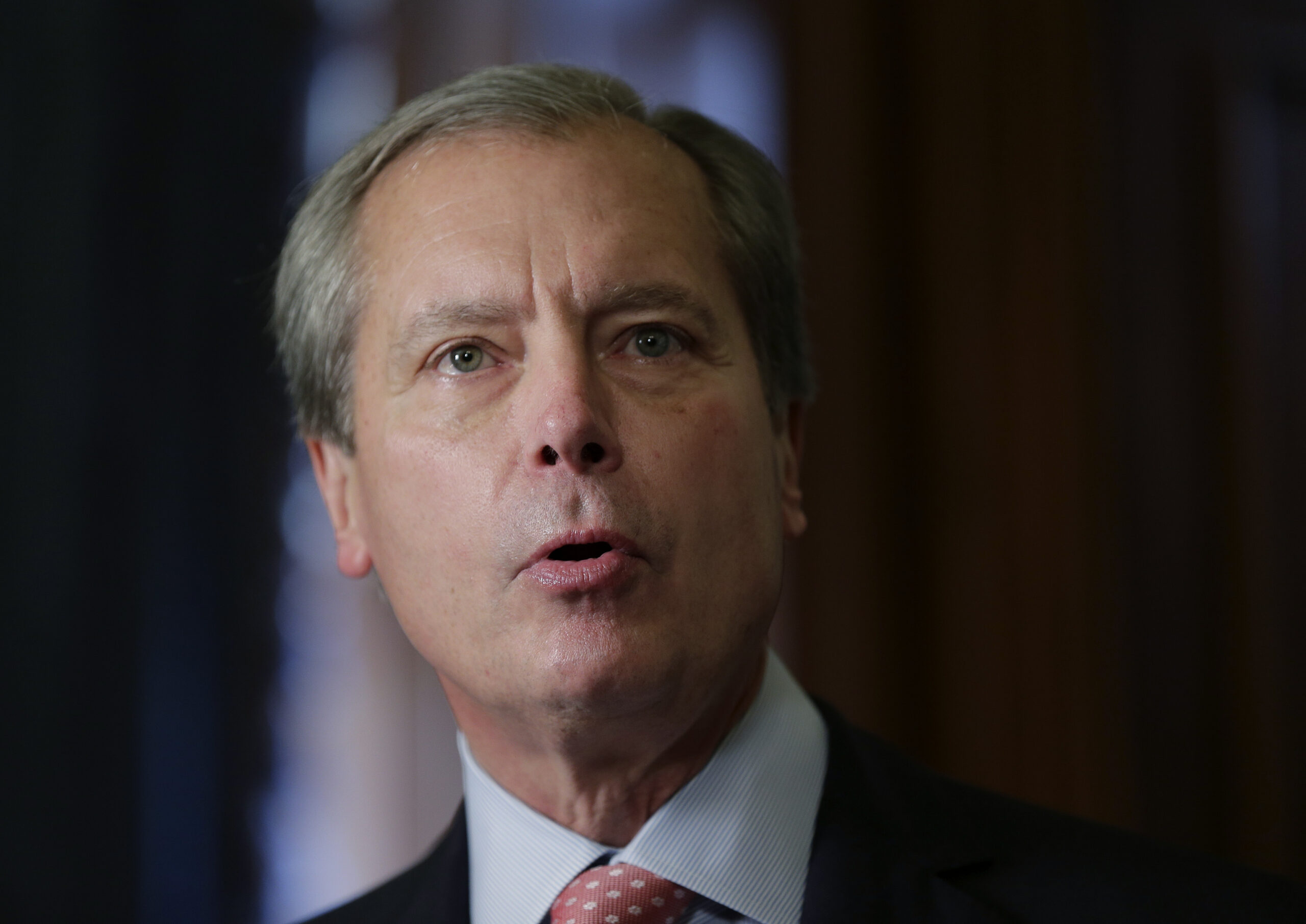 Texas’ David Dewhurst: Pay to jail immigrants in US illegally