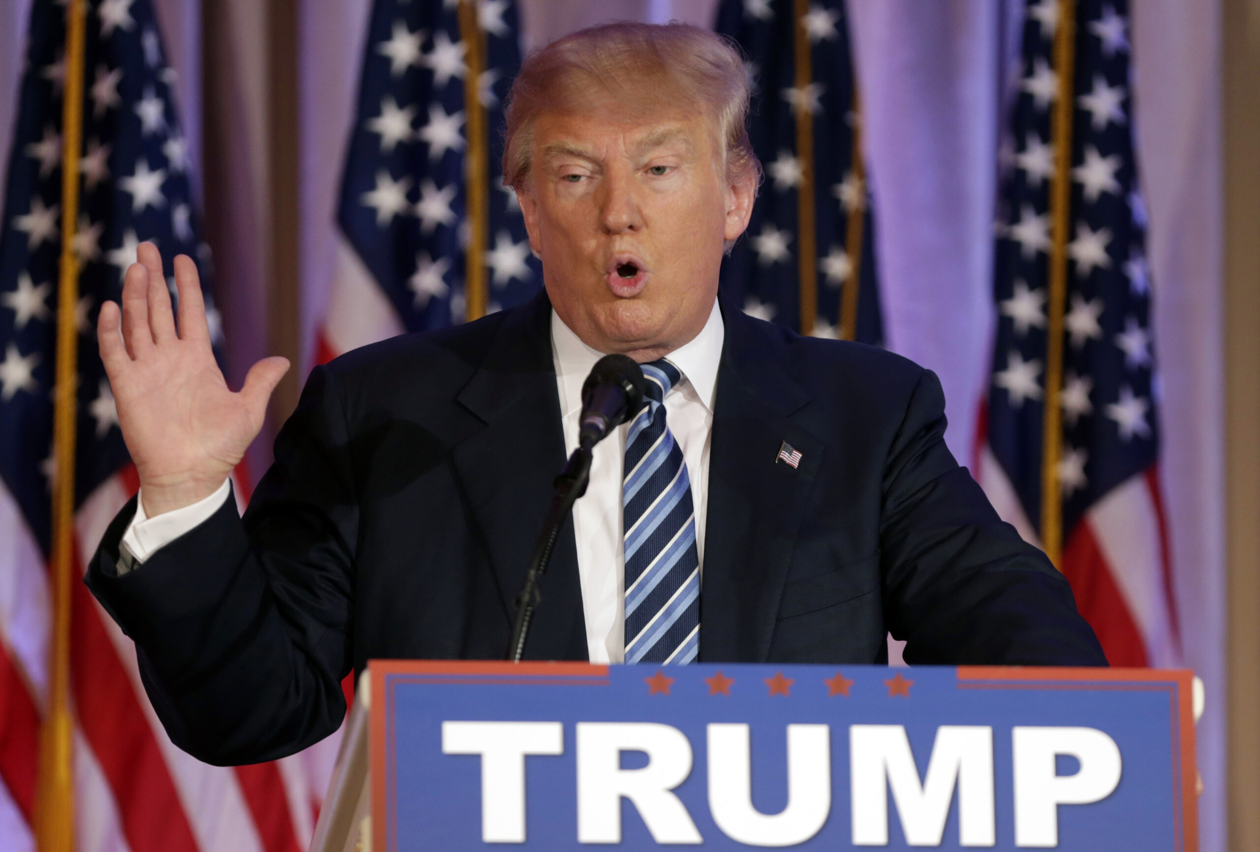 Poll: Trump 44%, Clinton 37%, third week Trump’s led