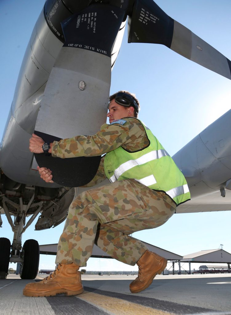Ground crew work nights to keep MH370 search aloft