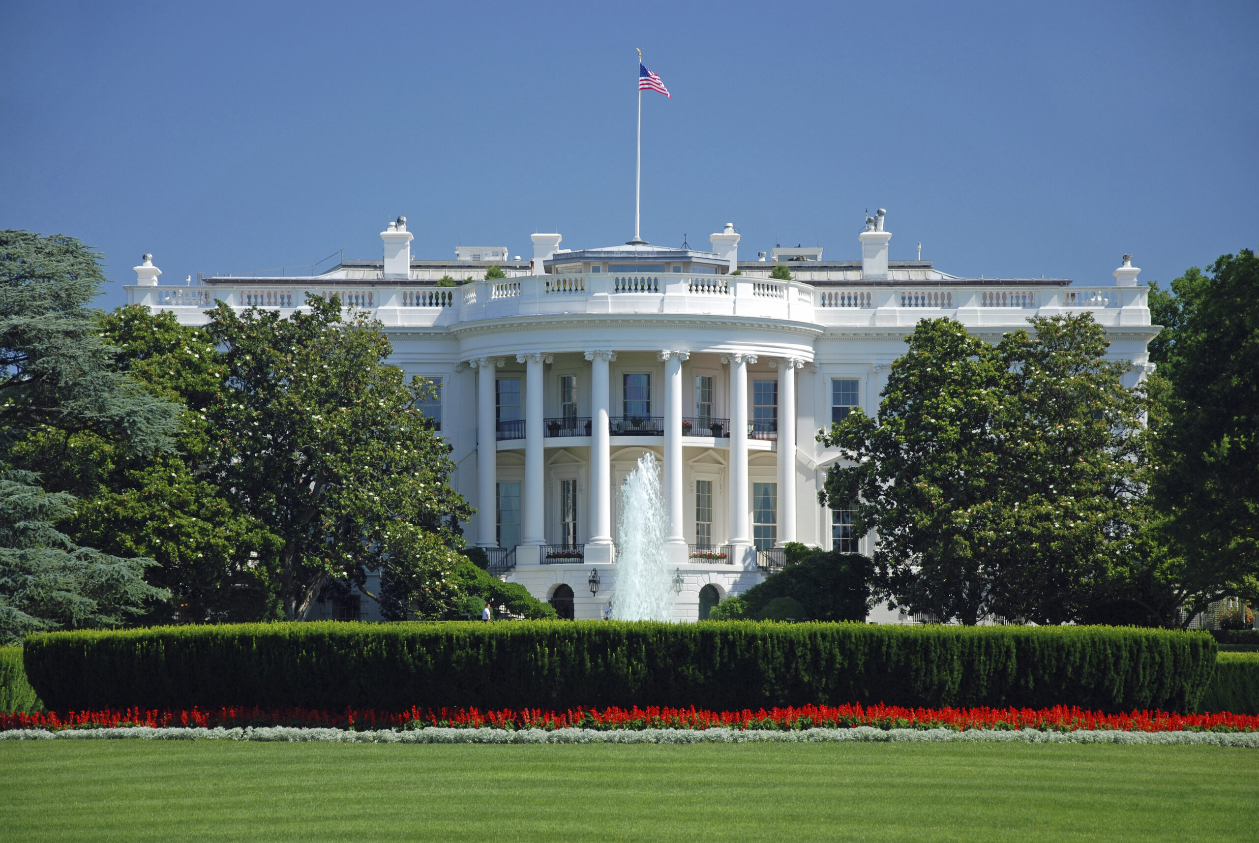 White House to resume public tours