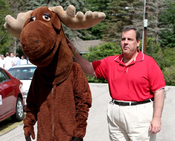 Christie to fundraise by charging supporters $2,700 for photo ops