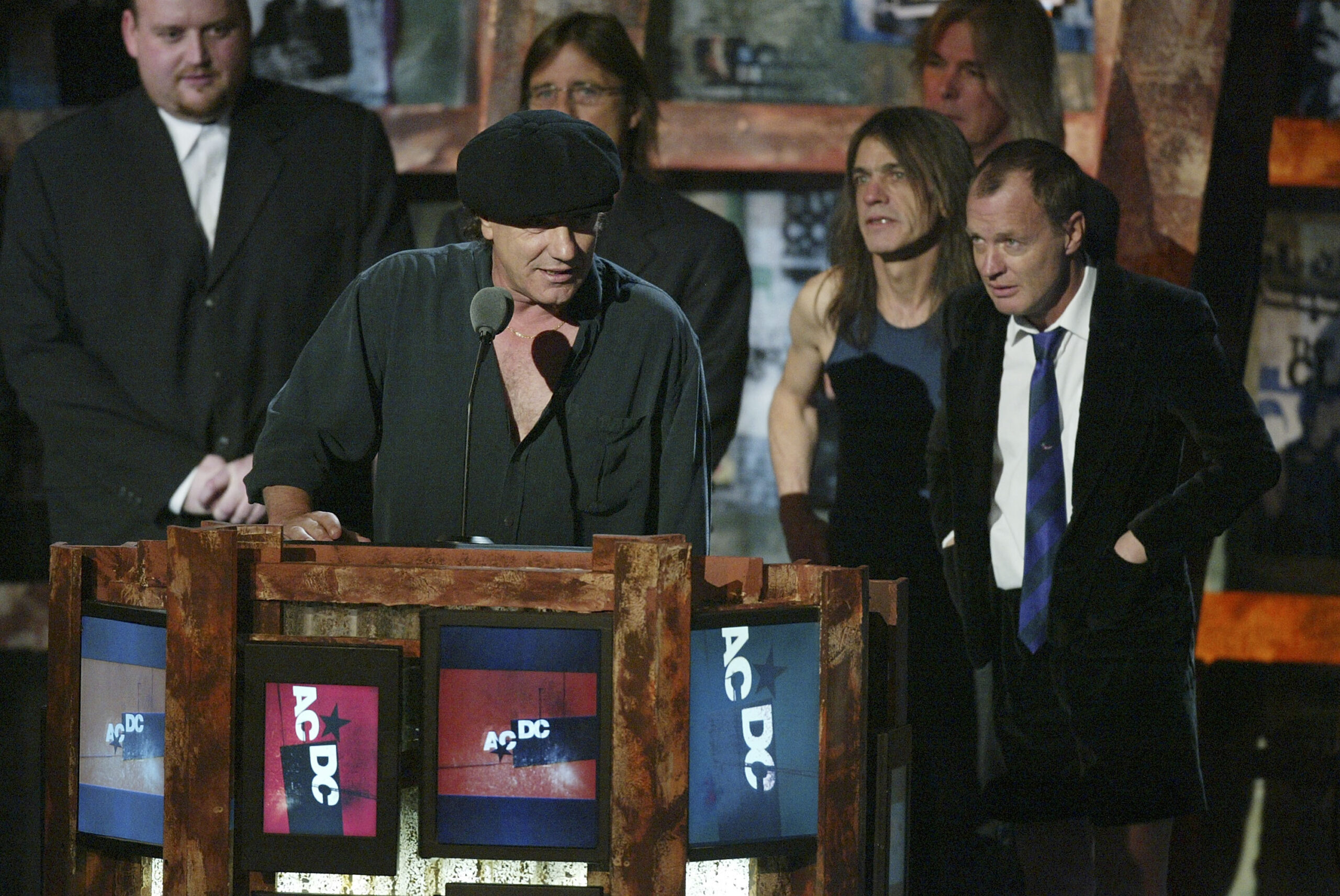 Rock band AC/DC releases its entire catalog on iTunes