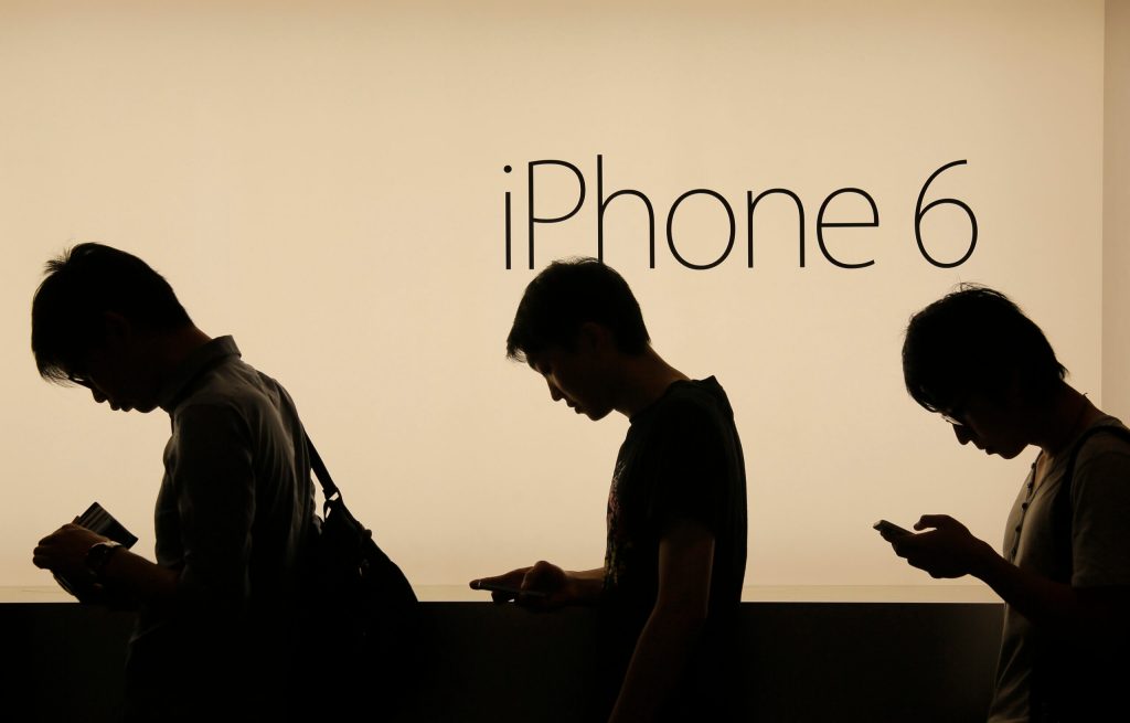 Review: Larger iPhones eliminate reason to switch