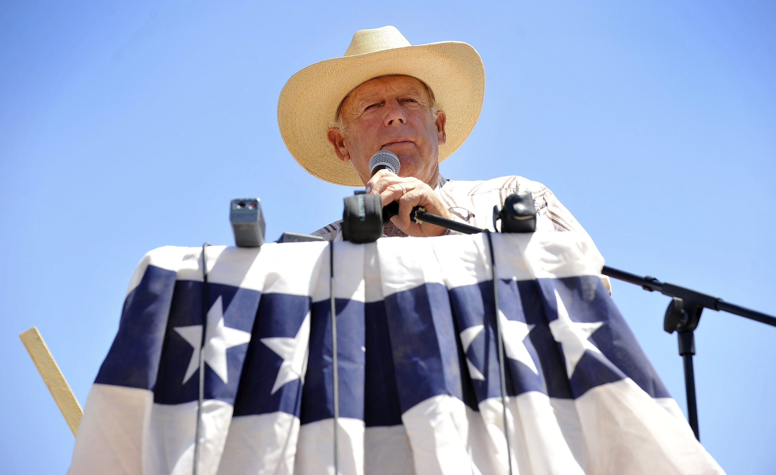 Outlaw Nevada rancher Cliven Bundy leaves GOP