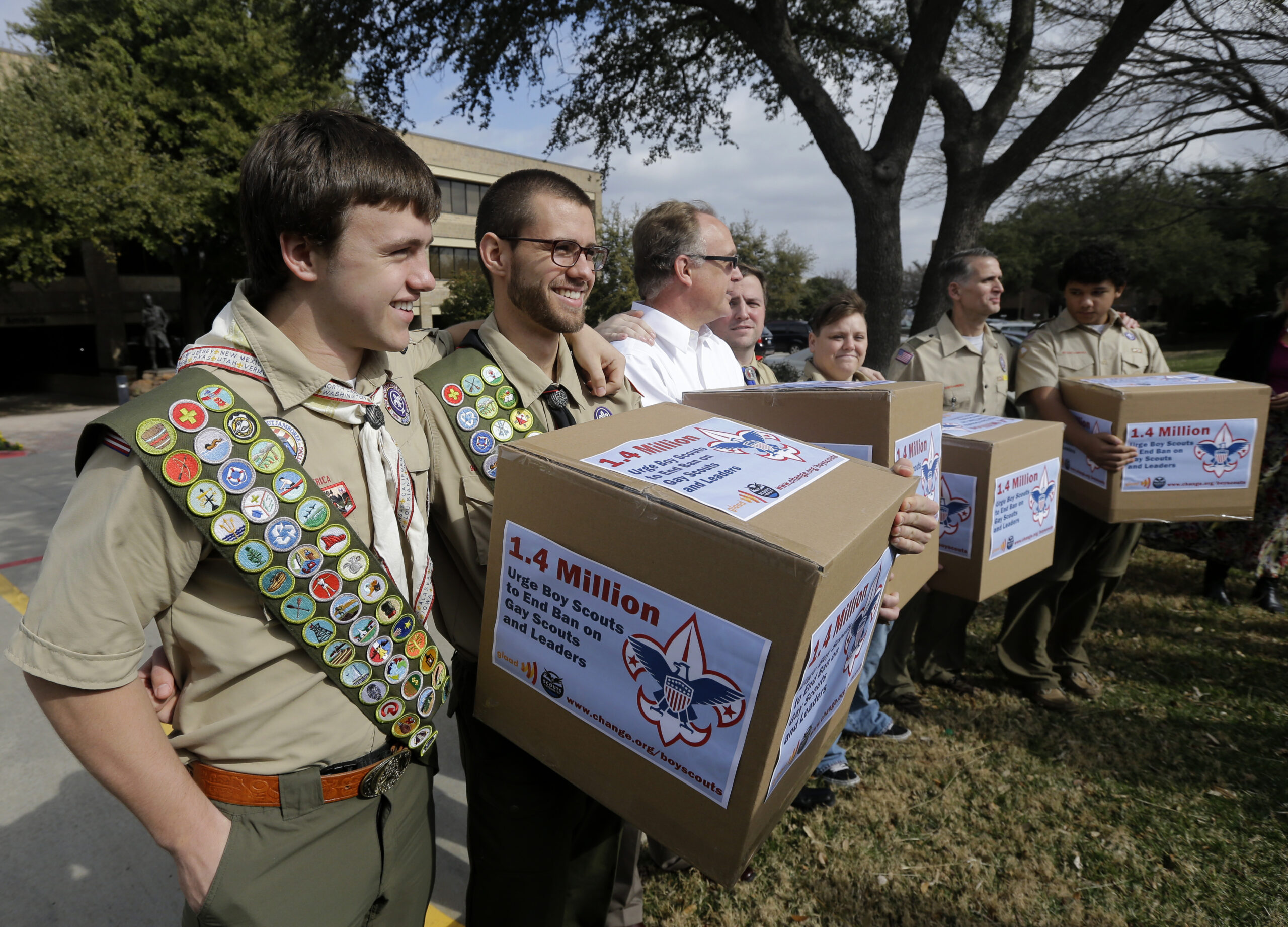 Boy Scouts propose to lift gay ban for youth