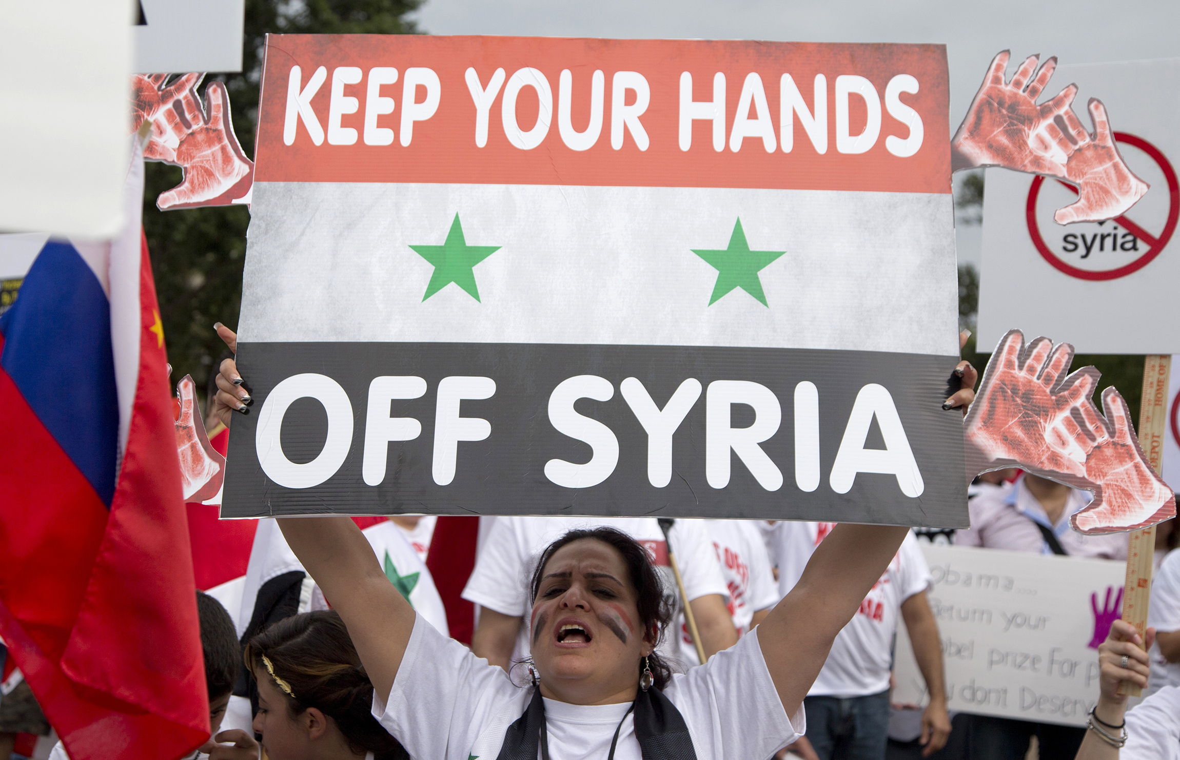 On foreign affairs, a wide divide between elites and the people