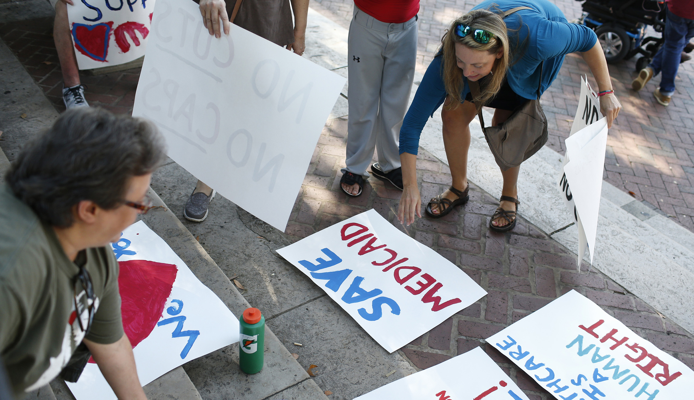Medicaid change discussed to woo GOP centrists on healthcare