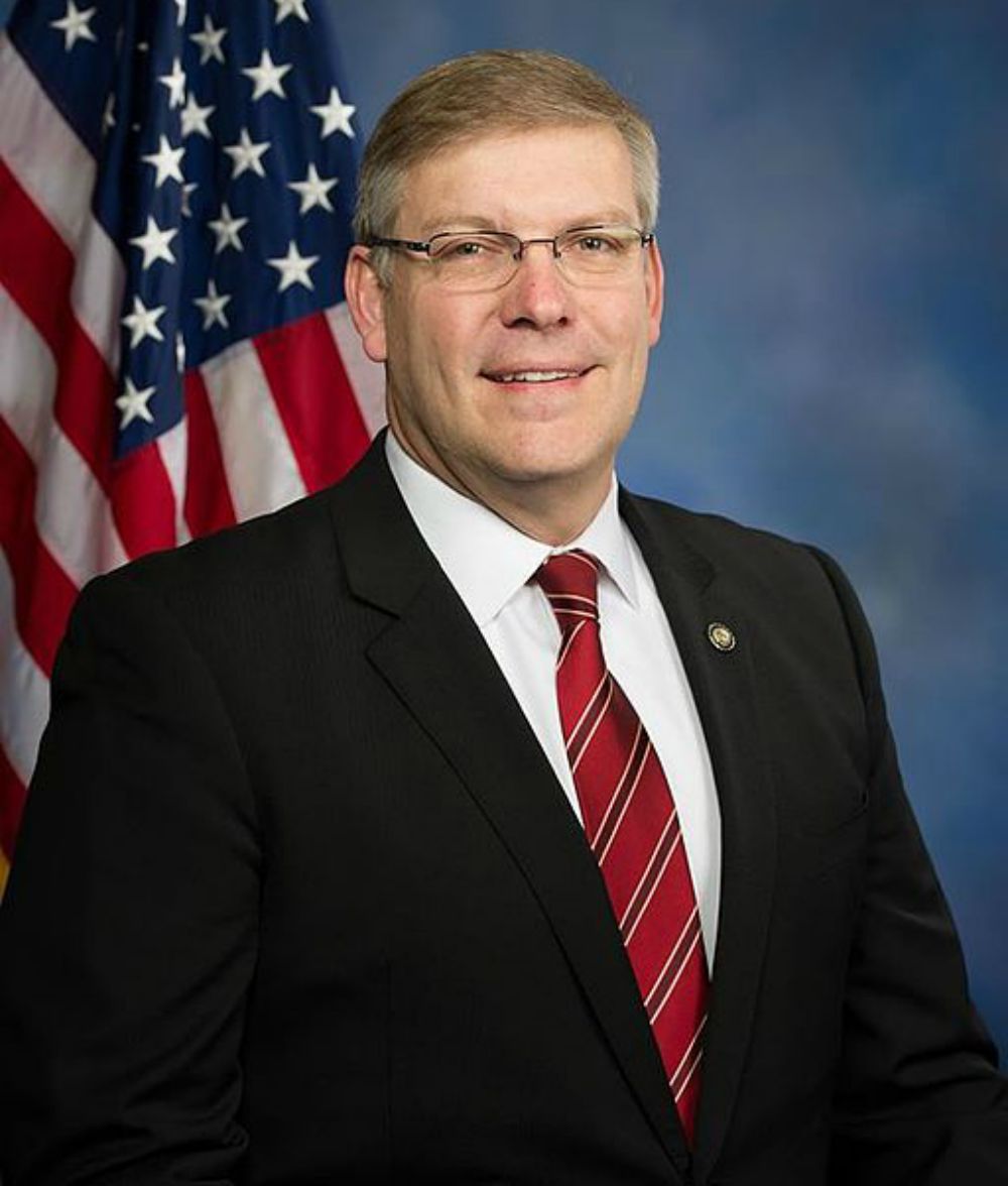 Lawmaker bucks conservatives on cyberlegislation