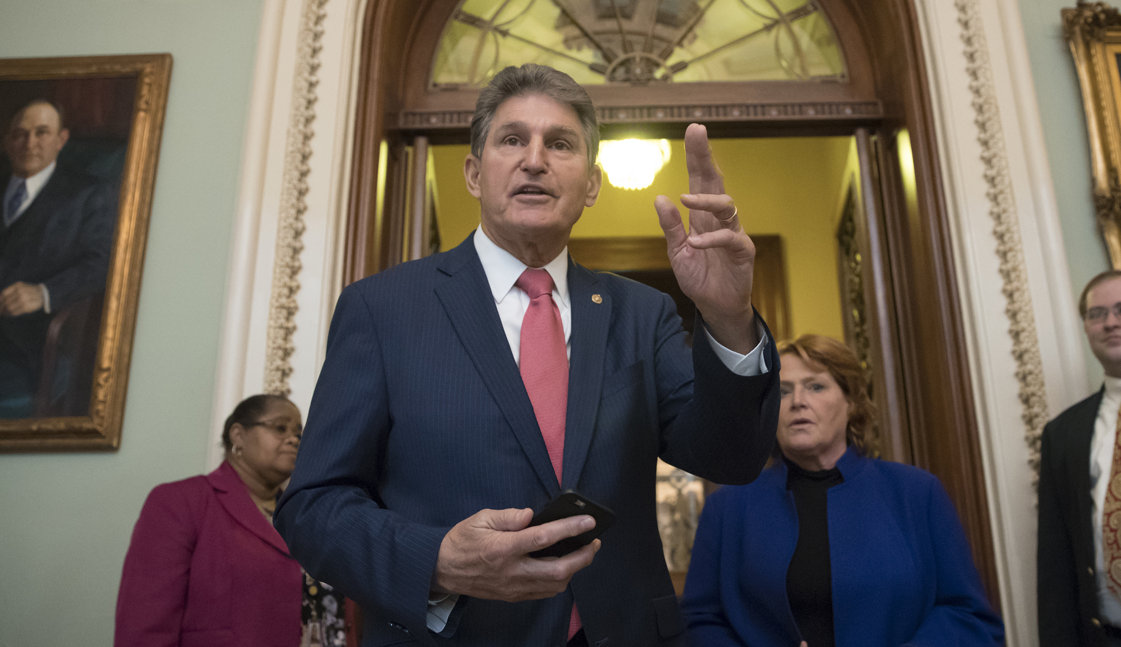 Joe Manchin will run for re-election but wants his Senate colleagues to know ‘this place sucks’