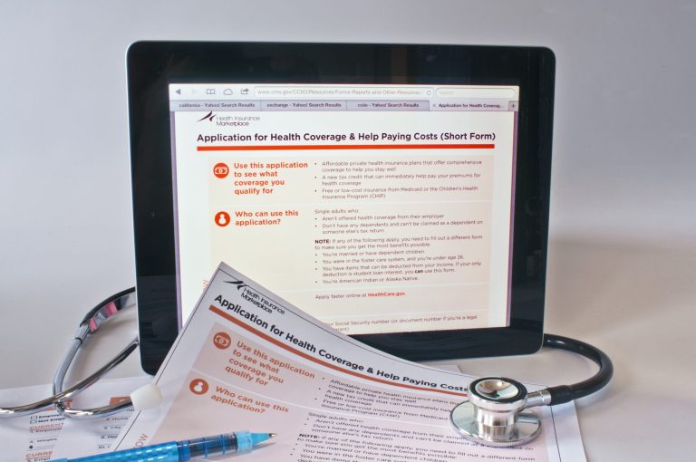 Just 364,682 Americans picked a health insurance plan through President Obamaâs health care program between the Oct. 1 launch of the insurance exchanges and Nov. 30, the Department of Health and Human Services announced today.