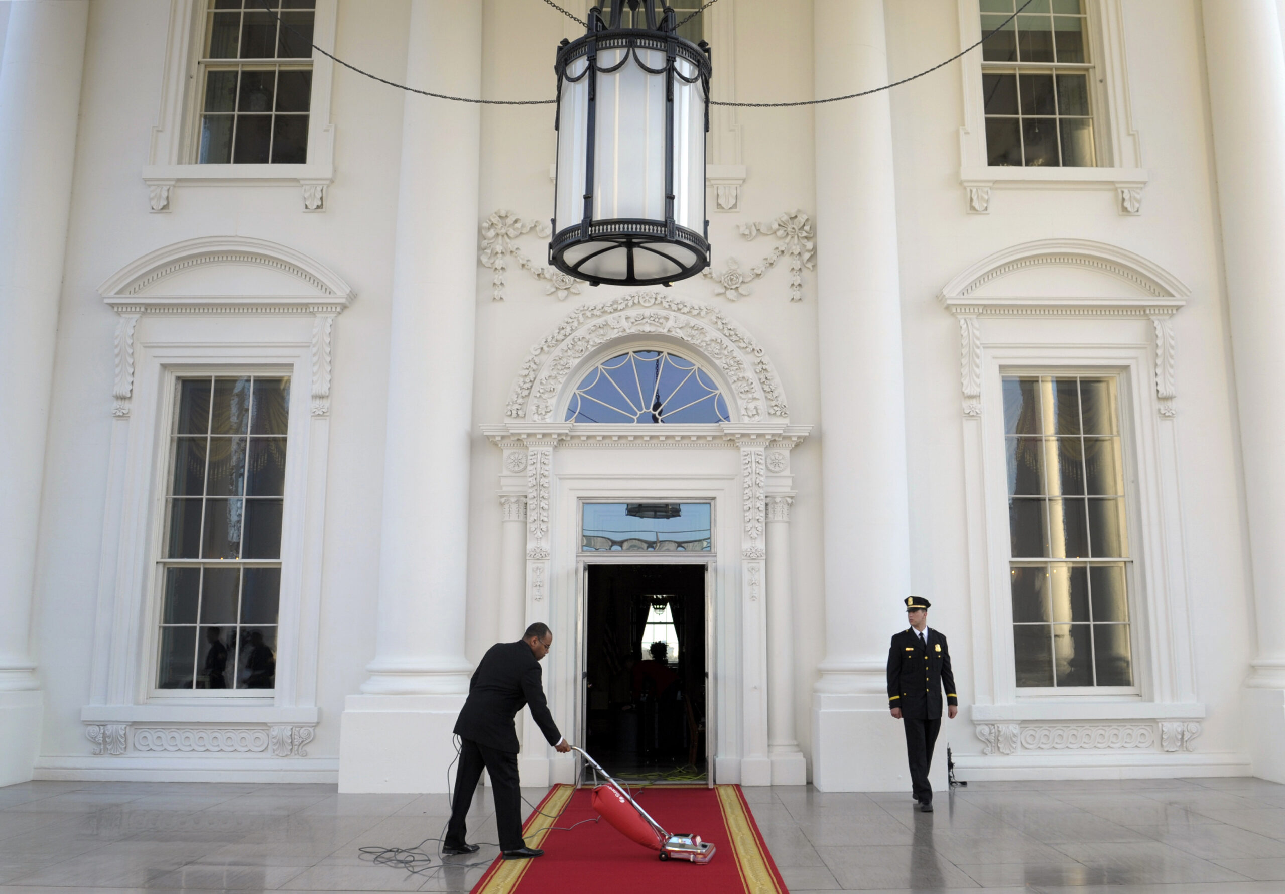 Shutdown takes its toll on White House operations