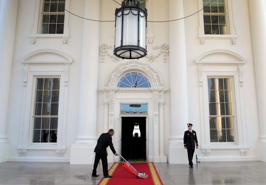 Shutdown takes its toll on White House operations