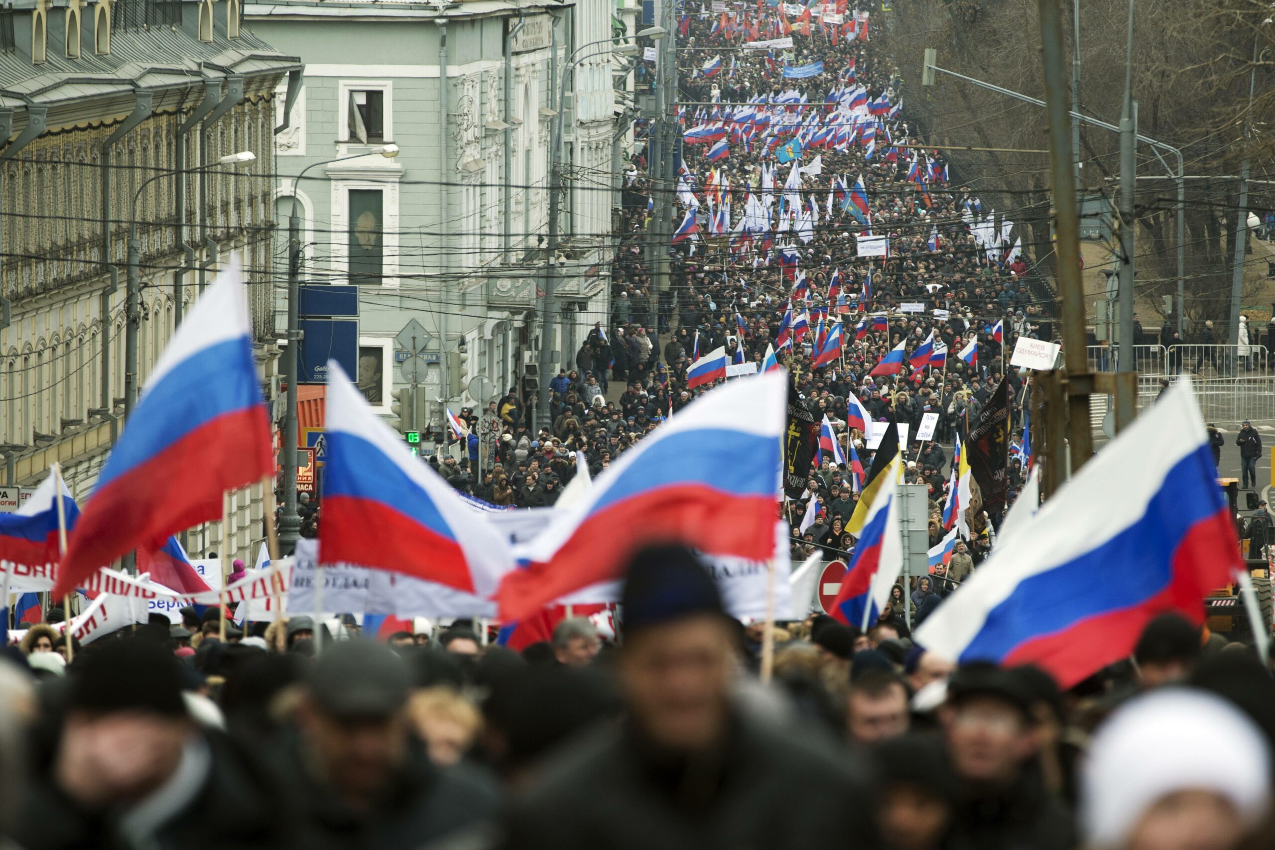Thousands march in pro-invasion rally in Moscow