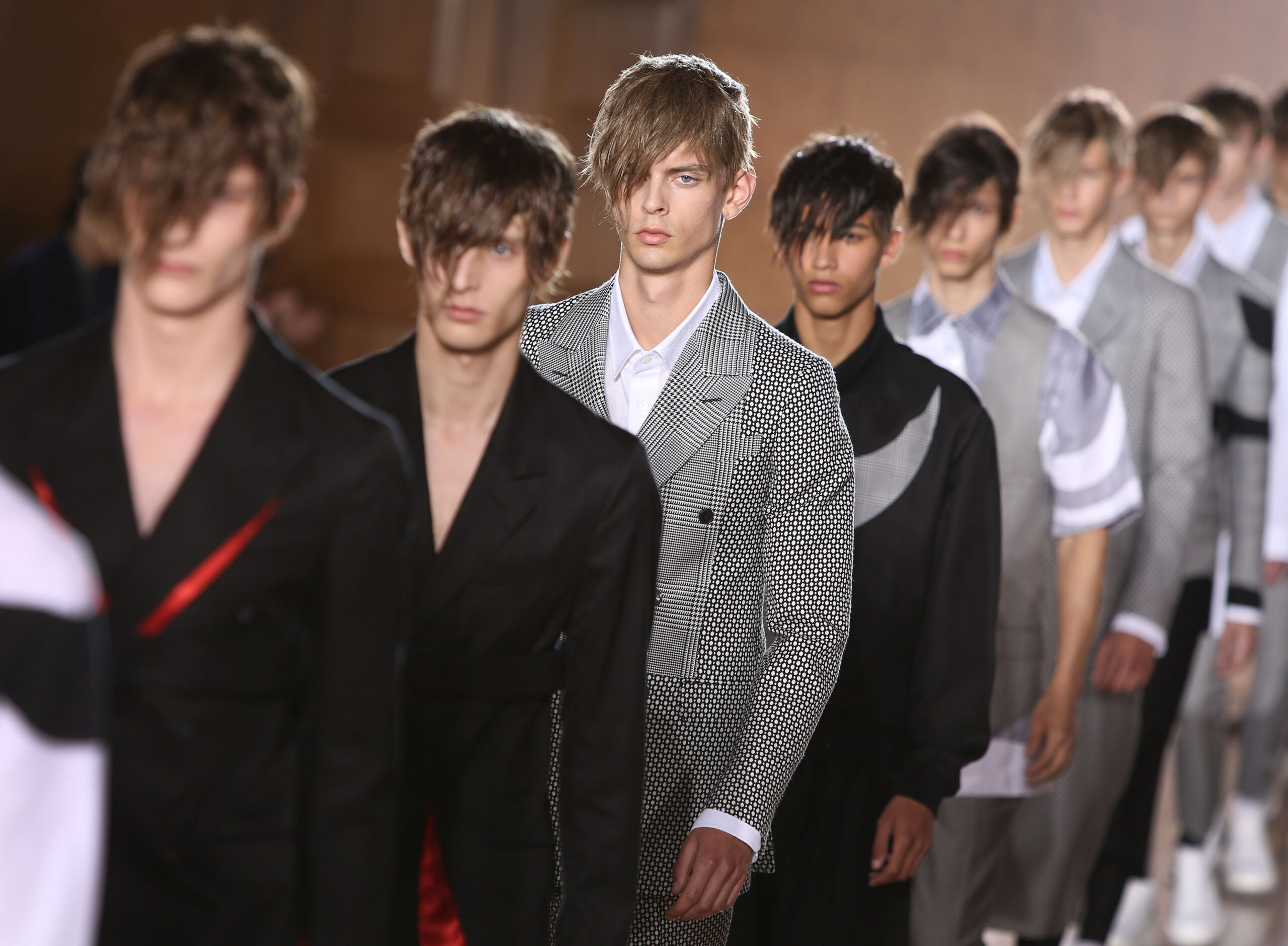 McQueen updates classic tailoring at London show