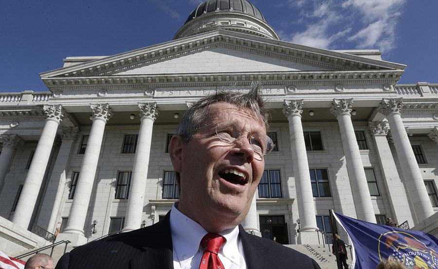 Former Utah governor backs Kasich