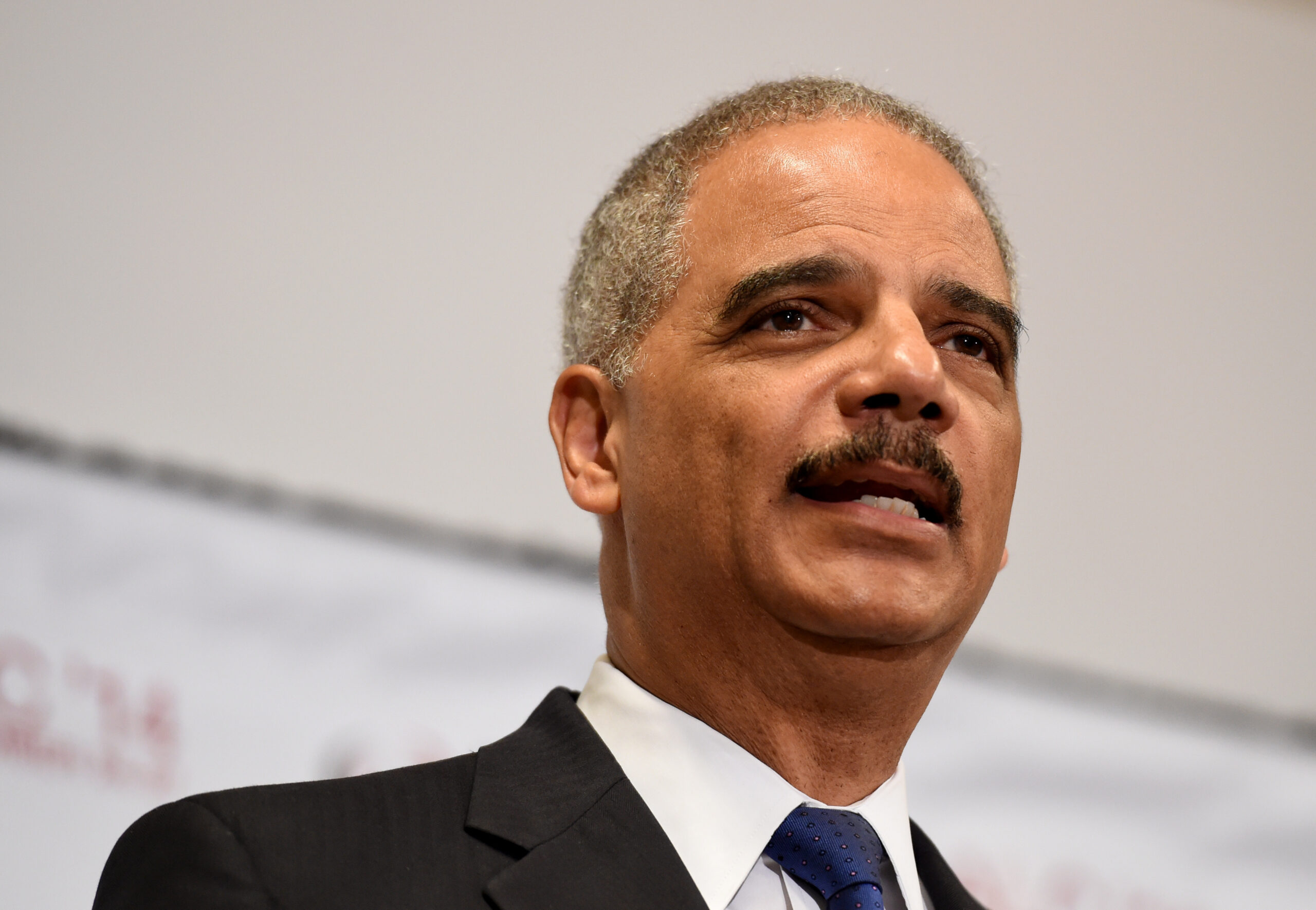 Eric Holder targets Chicago crime