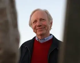Lieberman Urges Obama to Speak with Greater Clarity on Iran