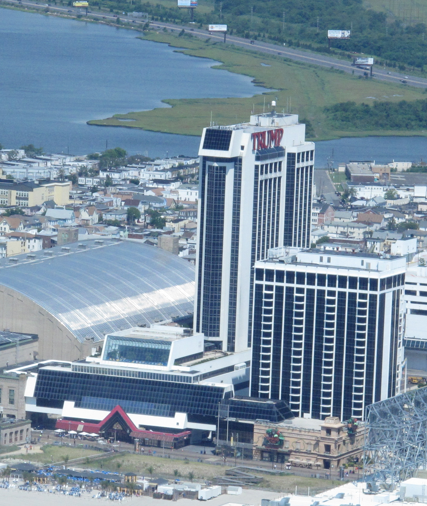 Owners of Trump Plaza casino expect it will close