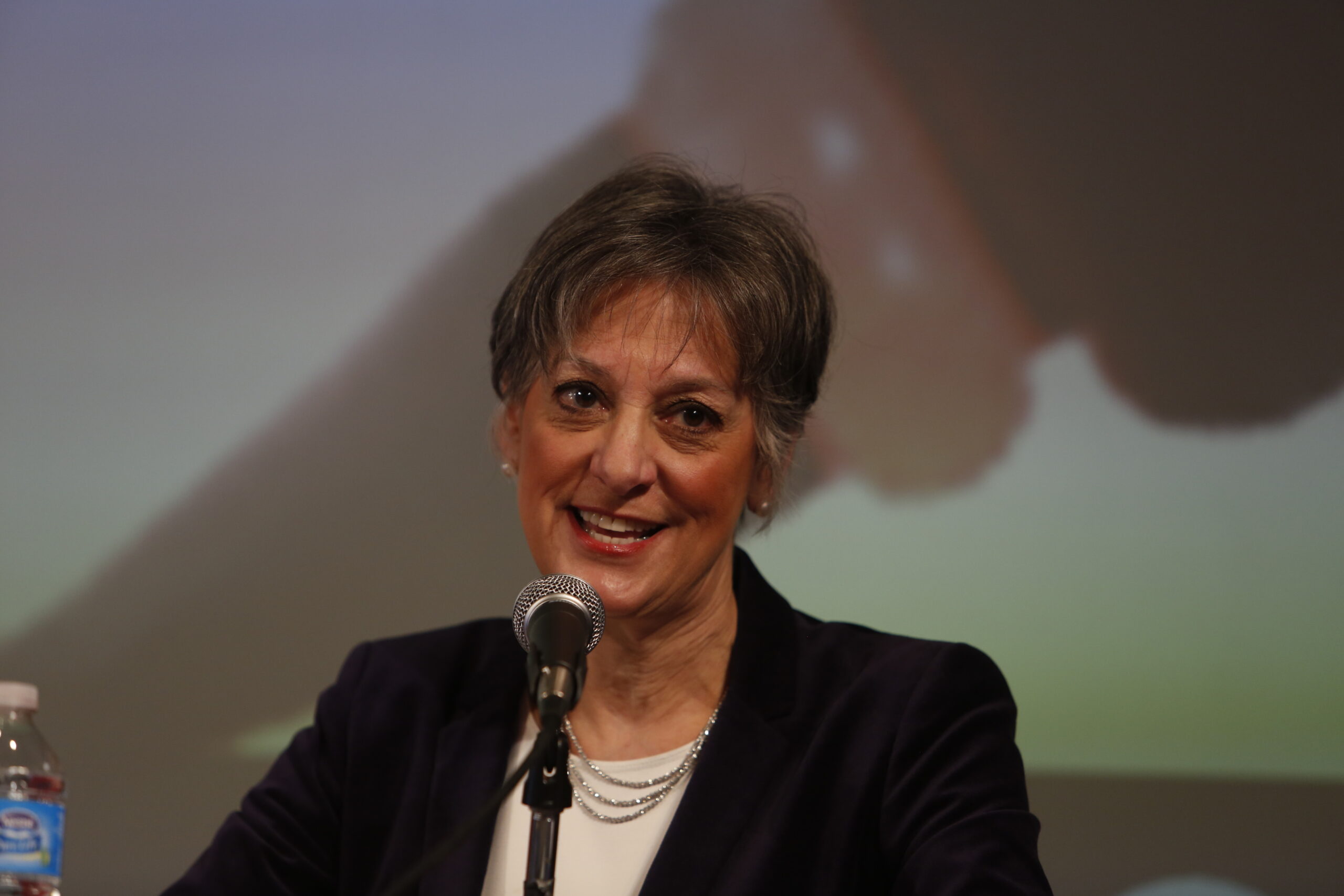 Allyson Schwartz pushes Obamacare in new ad