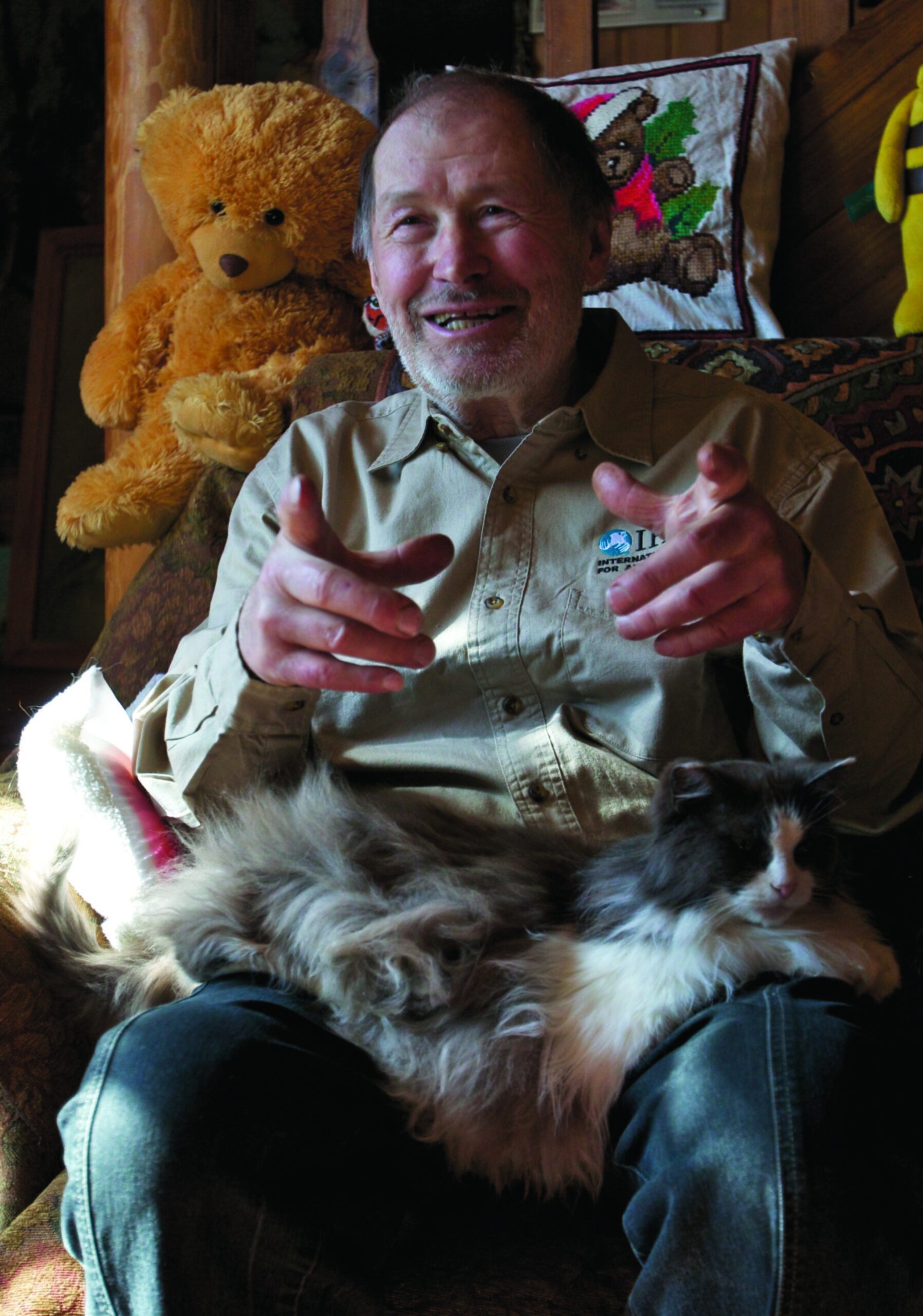 Russians save bear cubs by keeping their distance