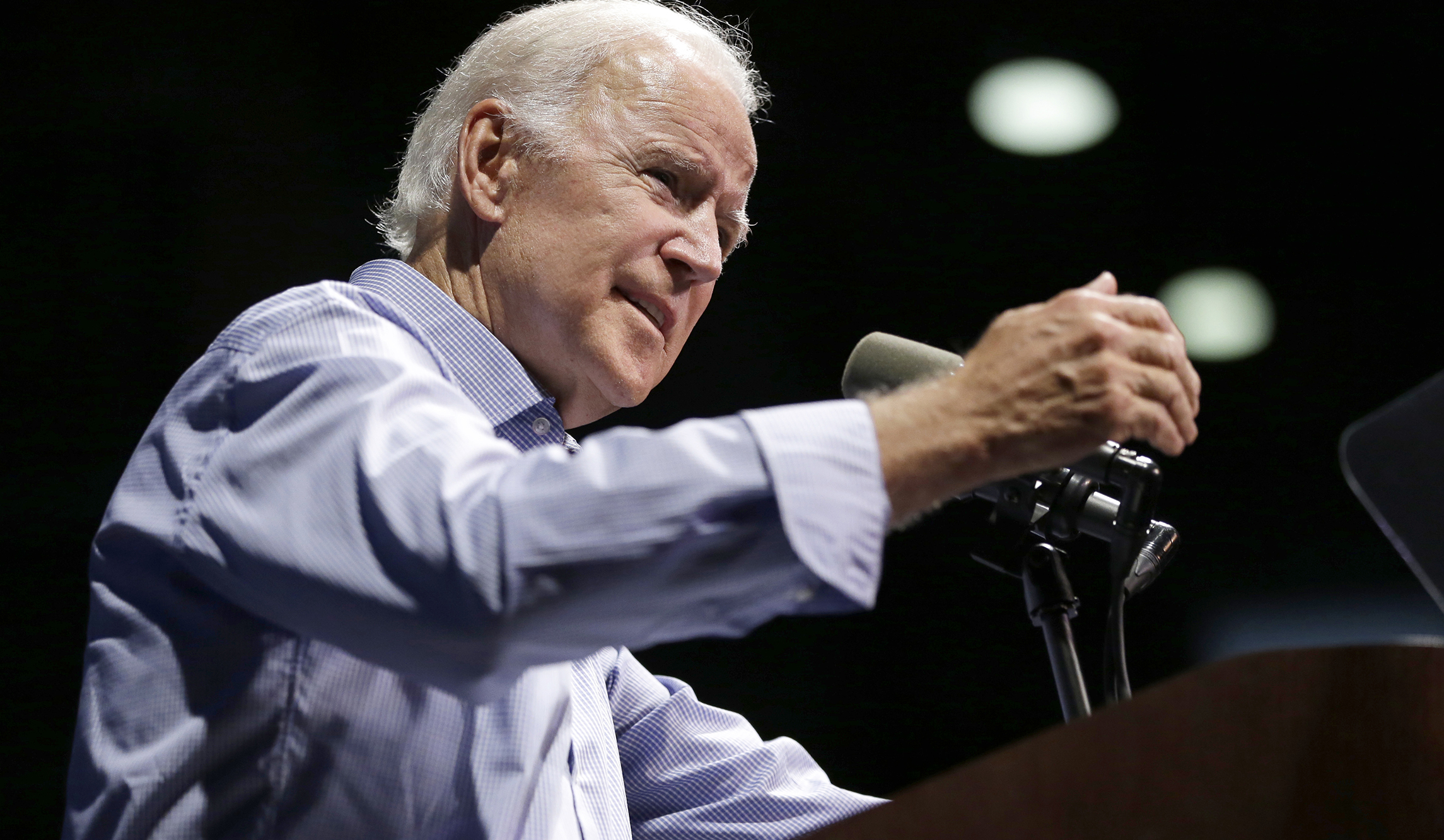 ‘Middle-class Joe’ Biden campaigns for Virginia Democrat in third-richest county in America