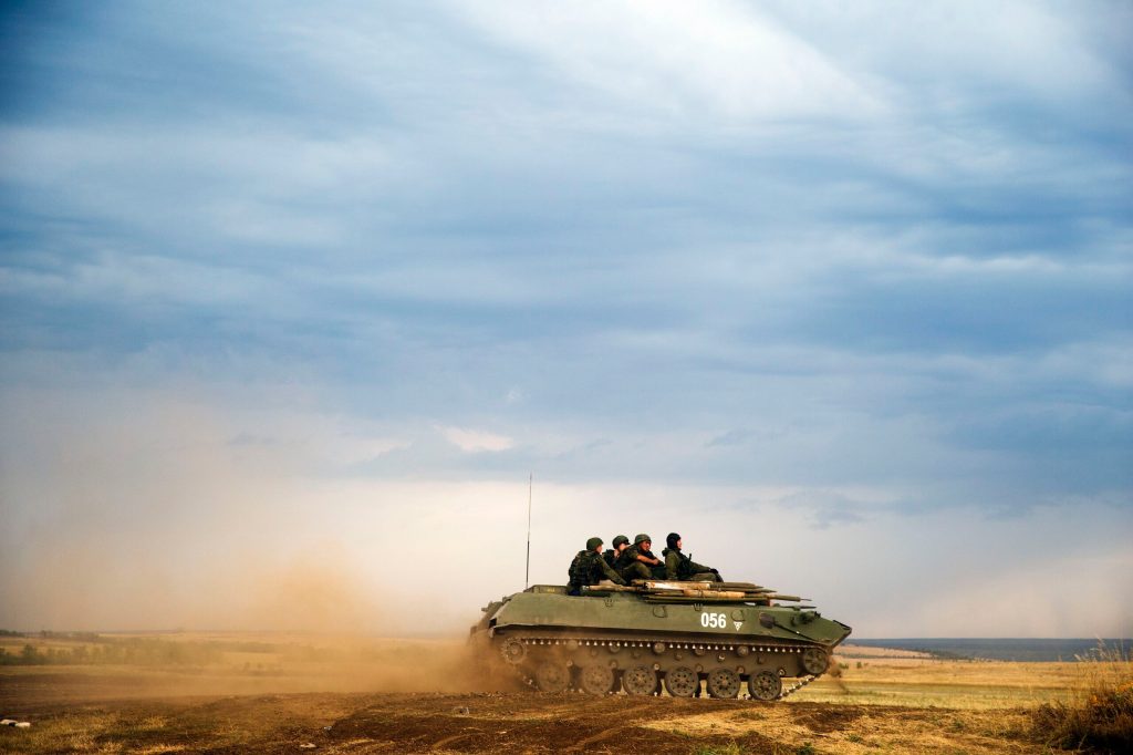 Ukraine: Dozens killed in shelling of convoy