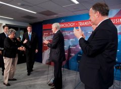 Allen, Kaine trade views on taxes