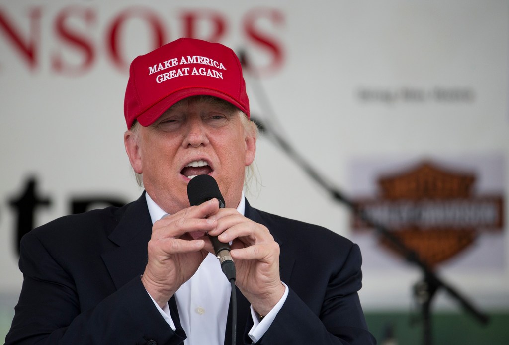 Report: Trump way behind Clinton on high-tech voter tracking