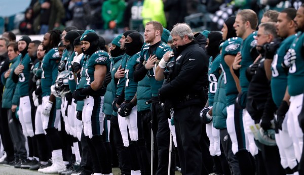 No, the Philadelphia Eagles didn’t kneel during the national anthem
